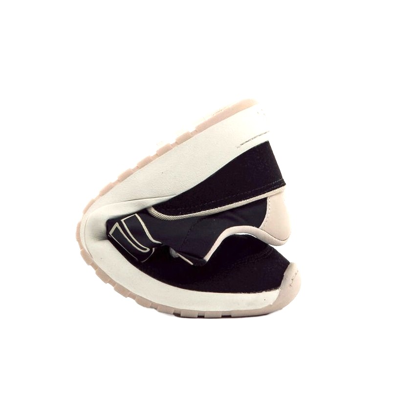 Deportiva barefoot mujer Mustang free Apolo negro