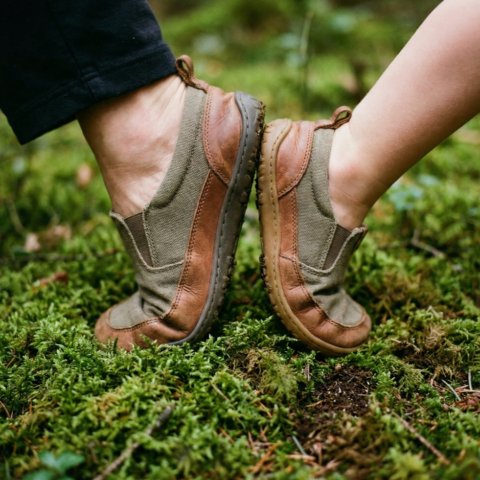 comparativa pies adulto nino zapatos respetuosos