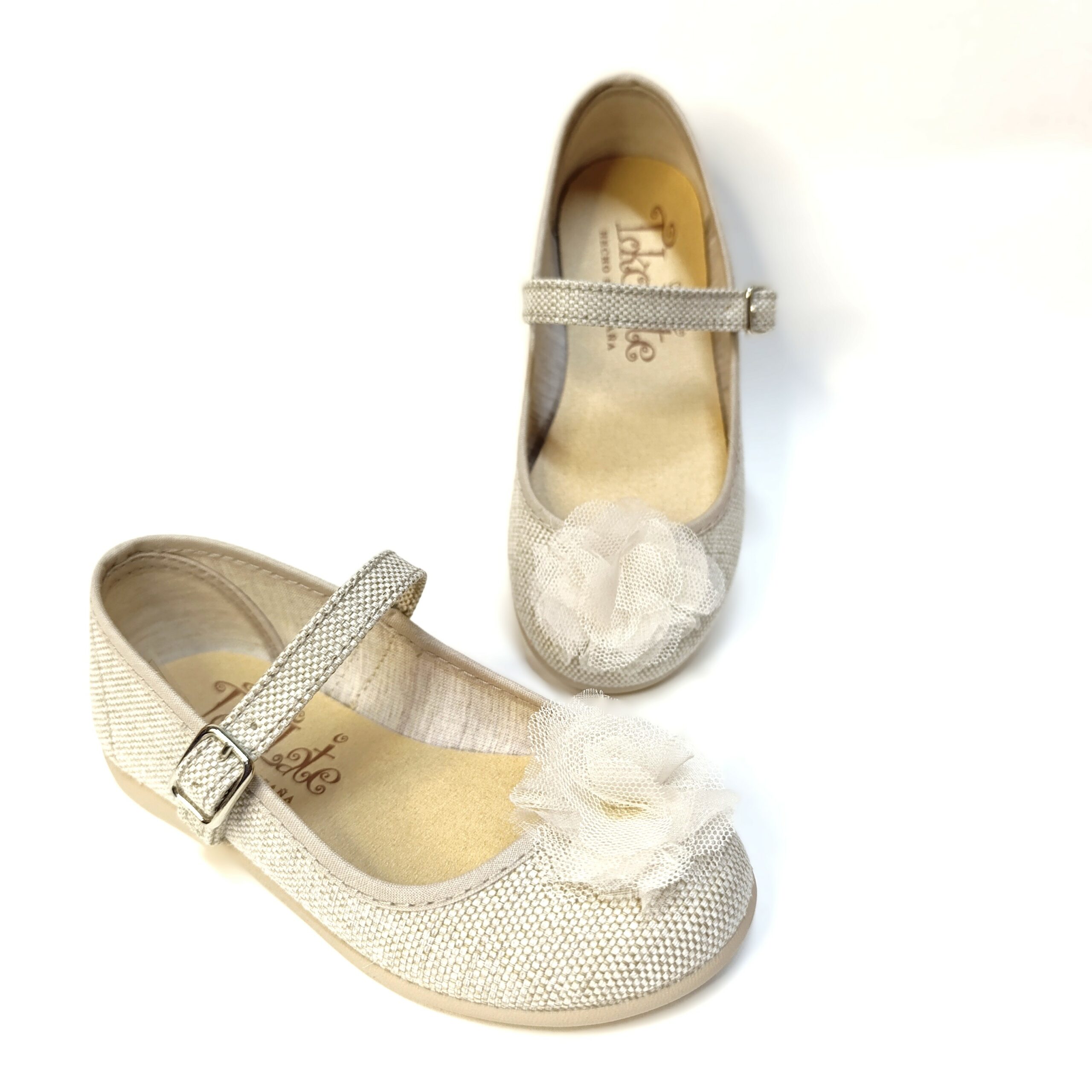 Mercedes ceremonia niña lino beige tokolate