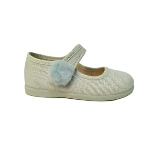 Mercedes ceremonia niña lino verde salvia