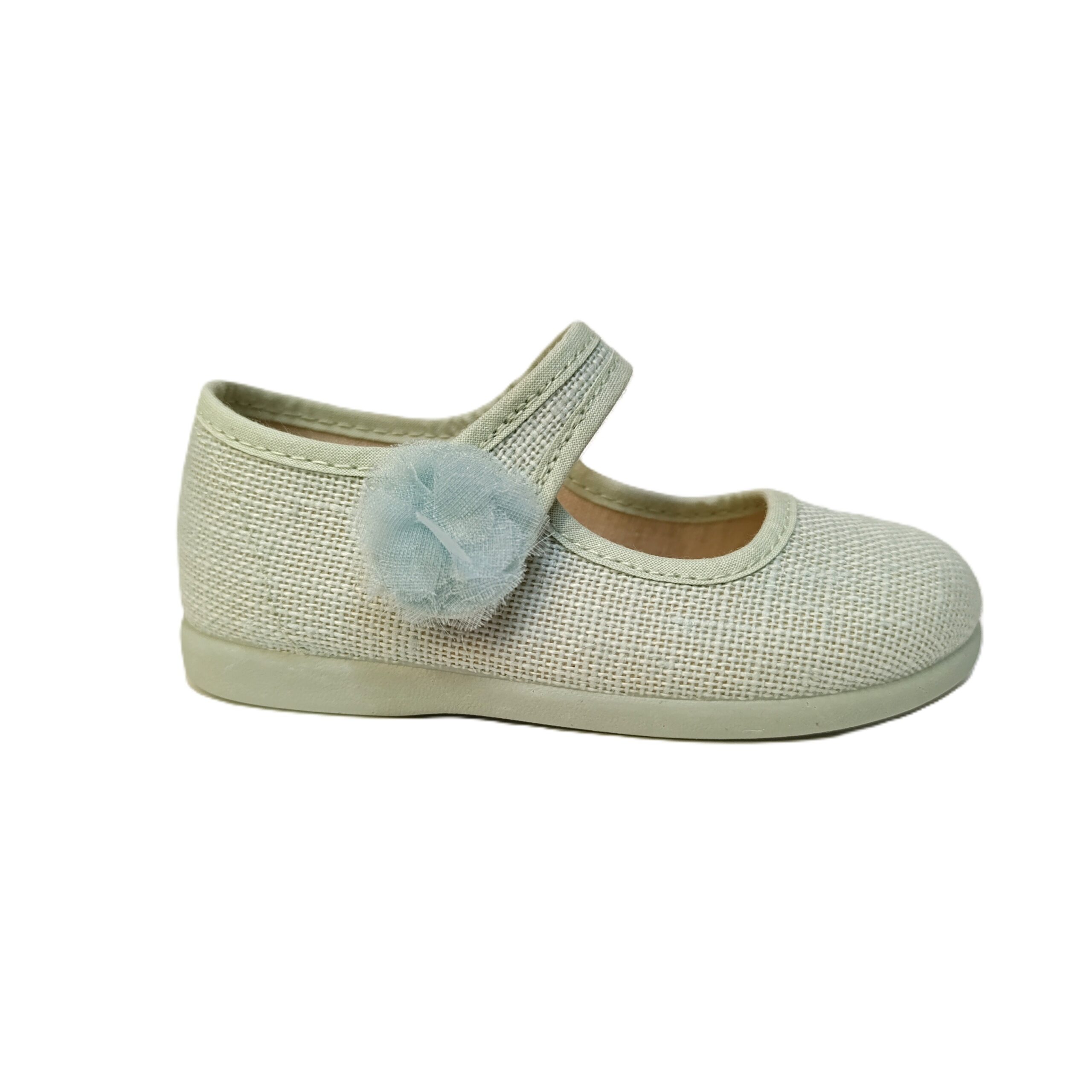 Mercedes ceremonia niña lino verde salvia