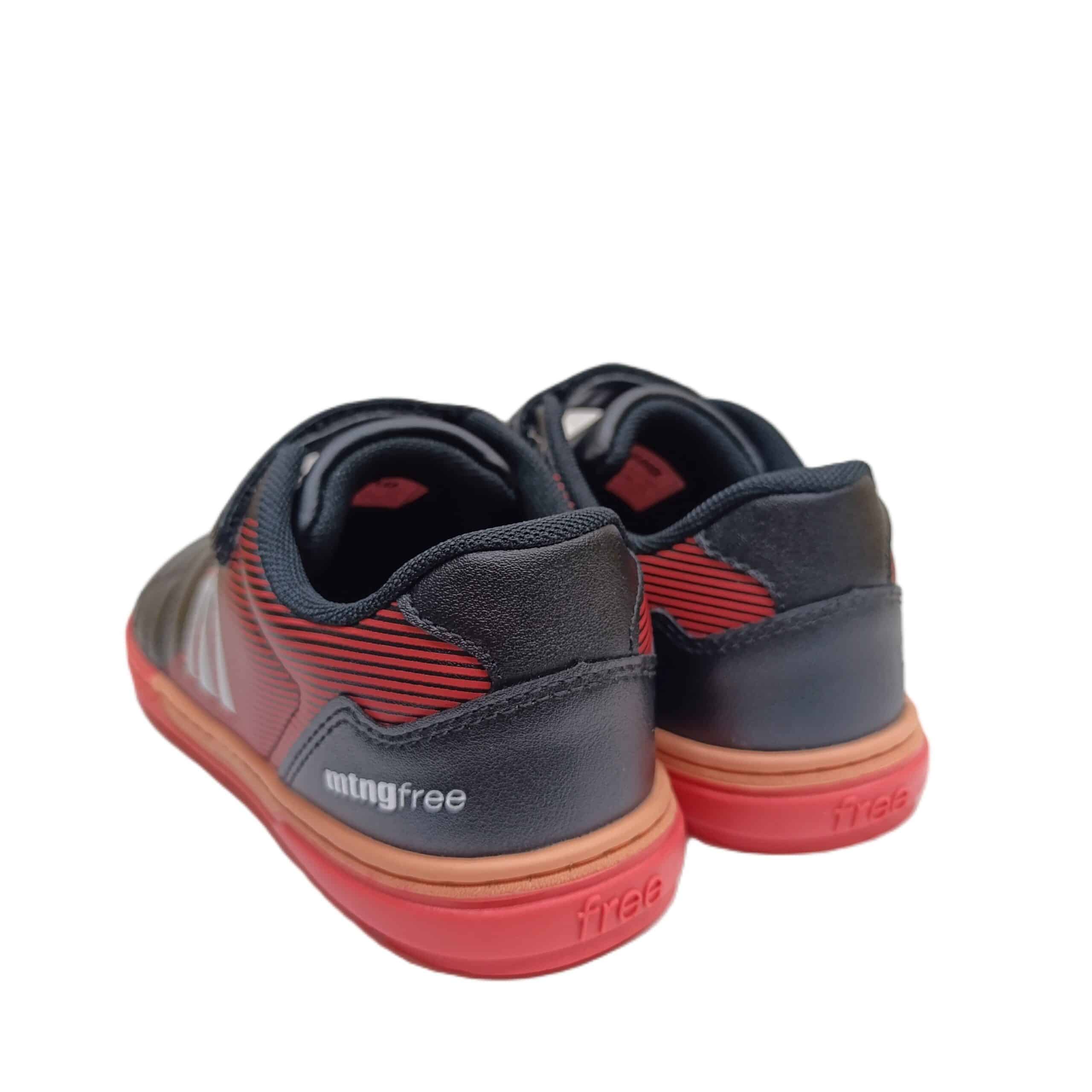 Deportiva barefoot futbol Mustang free Play negro/rojo