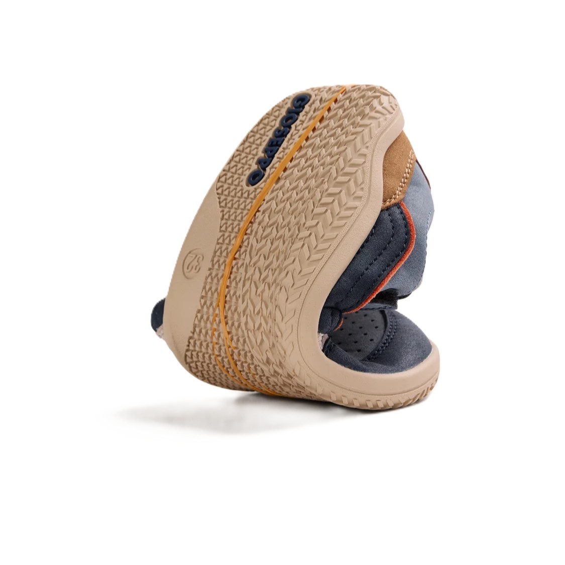 Deportivo barefoot casual niño gioseppo