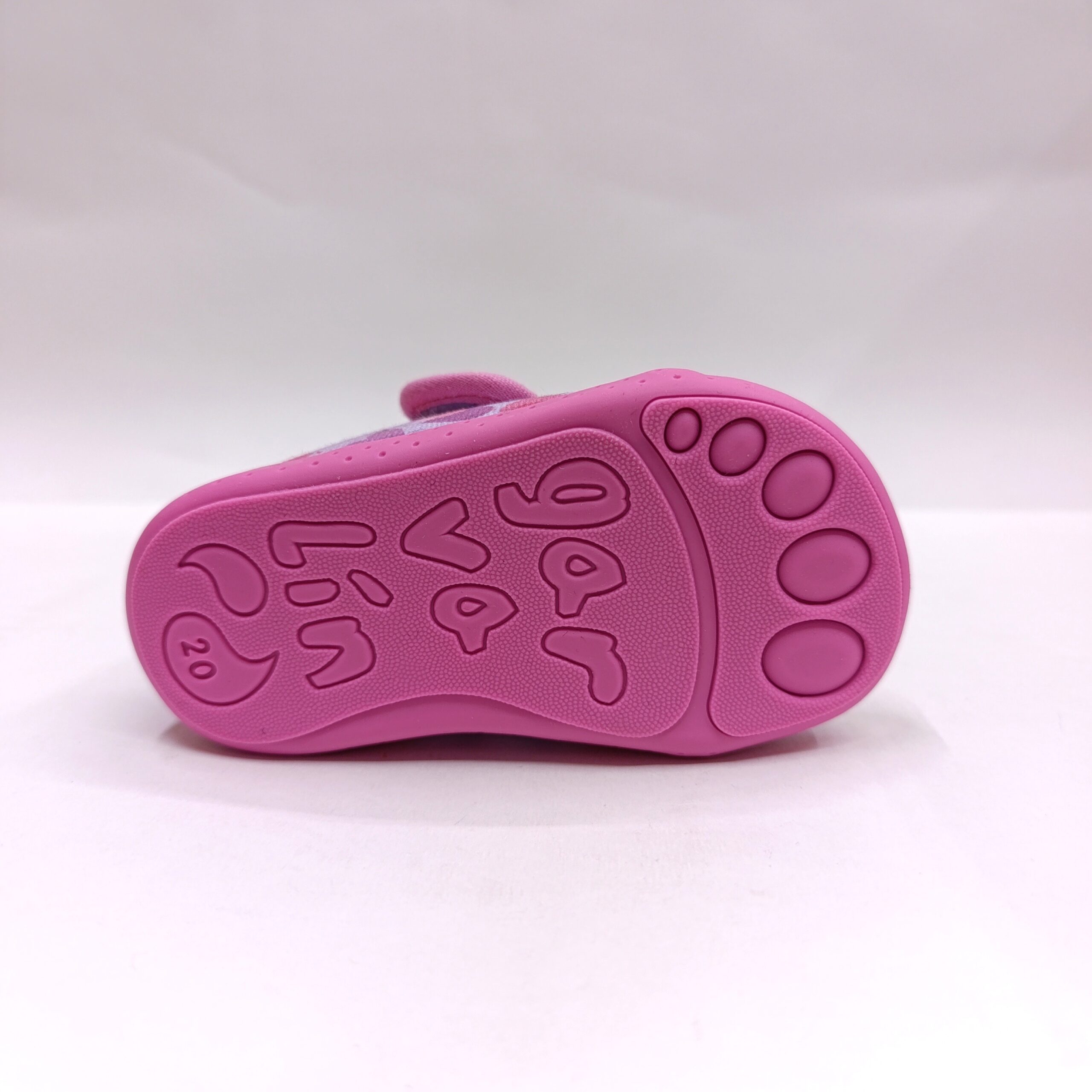 Zapatilla casa barefoot corazones lila